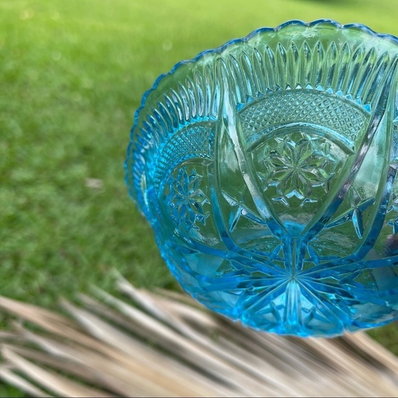 Blue Glass Serving Bowls Set Of 2 Snowflakes Stars Ruffled Rim Vintage - Picture 6 of 14